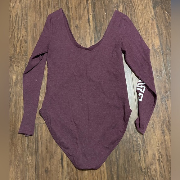 PINK burgundy/purple & white long sleeve bodysuit Large scoop neck line - Picture 4 of 4
